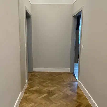 Apartament W Gdyni Na Wzgorzu W Spokojnej I Cichej Okolicy, 15 Min Od Morza