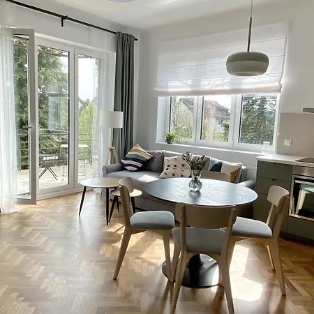 Apartament W Gdyni Na Wzgorzu W Spokojnej I Cichej Okolicy, 15 Min Od Morza غدينيا