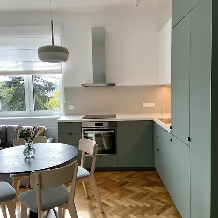 Apartament W Gdyni Na Wzgorzu W Spokojnej I Cichej Okolicy, 15 Min Od Morza